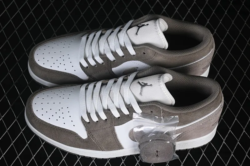All categories Air Jordan Jordan series basketball shoes Air Jordan 1 Low Air Jordan 1 Low AJ1 Joe 1 white gray low-top retro cultural basketball shoes 553558-046